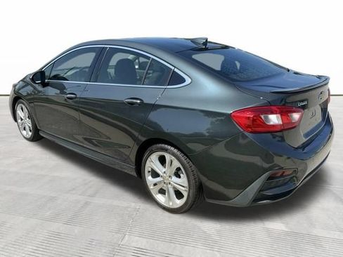 Used 2017 Chevrolet Cruze Premier FWD image 4