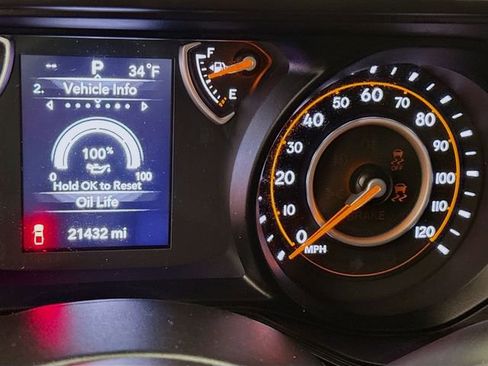 Used 2025 Jeep Gladiator Sport image 12