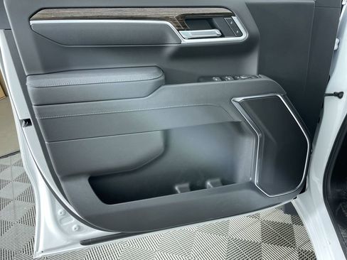 Used 2025 GMC Sierra 1500 Elevation image 22