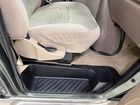 Used 2002 Ford E-350 and Econoline 350 Van image 39