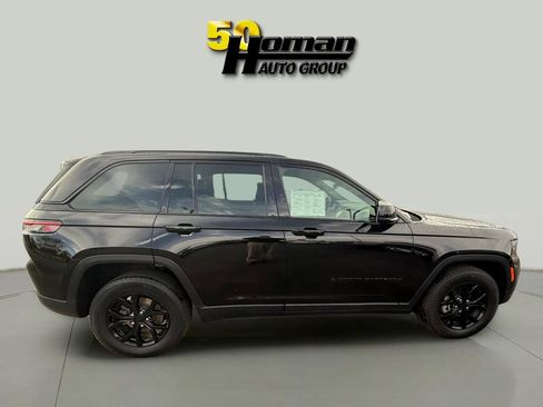 Used 2024 Jeep Grand Cherokee Altitude image 6