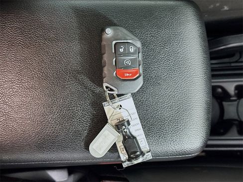 Used 2023 Jeep Gladiator Mojave w/ Cold Weather Group image 35