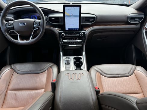 Used 2023 Ford Explorer King Ranch w/ Technology Package RWD image 14