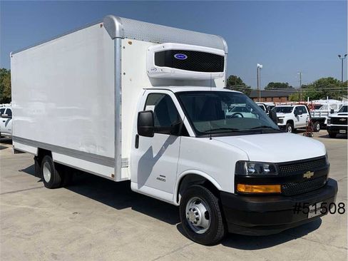 Used 2022 Chevrolet Express 4500 Extended w/ Power Convenience Package image 3