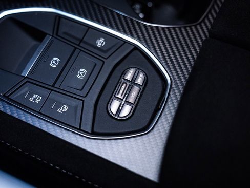 Used 2023 Lamborghini Urus Performante image 37