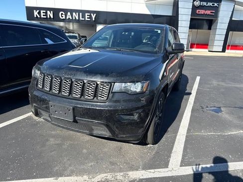 Used 2020 Jeep Grand Cherokee Altitude AWD/4WD image 8