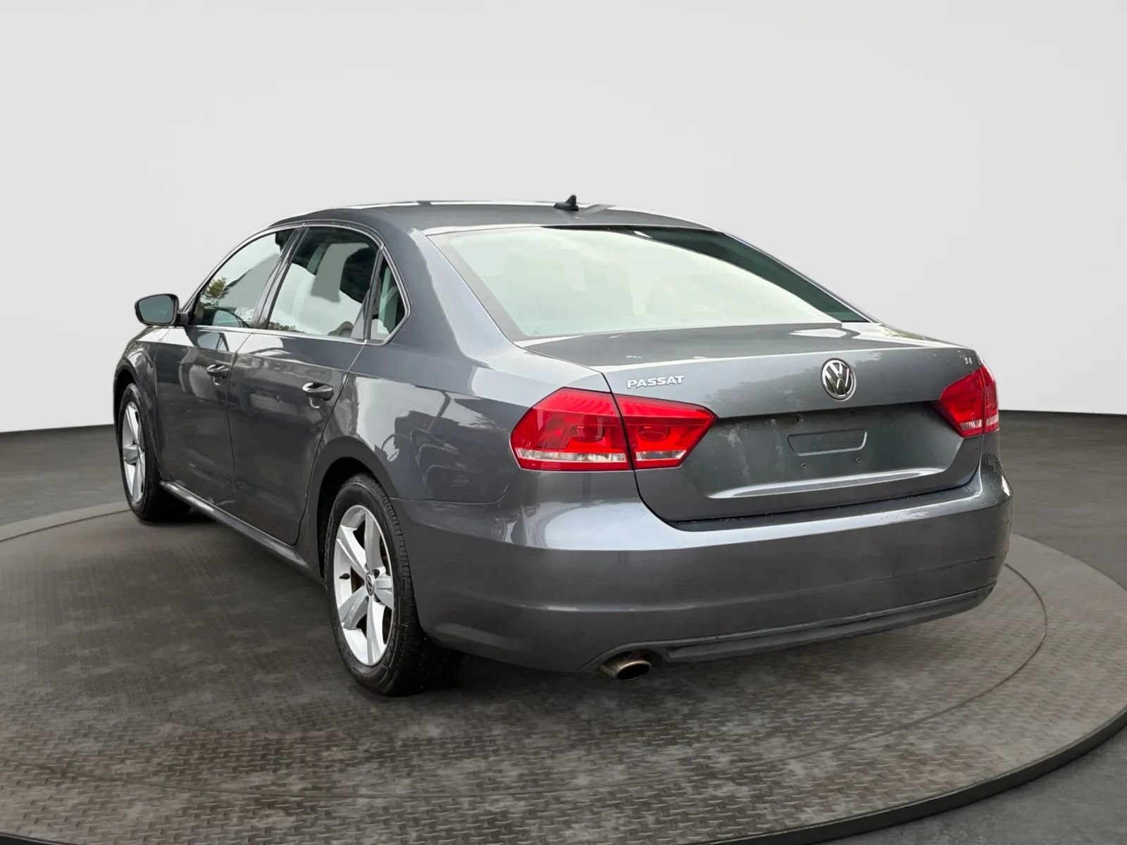 Used 2012 Volkswagen Passat 2.5 SE FWD image 8