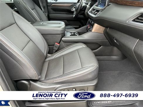 Used 2023 Chevrolet Suburban High Country image 21