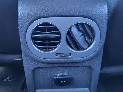 Used 2015 Volkswagen Tiguan S image 25