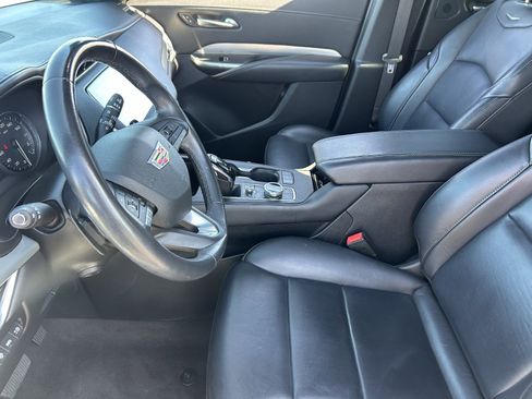 Used 2020 Cadillac XT4 Premium Luxury w/ Technology Package FWD image 12