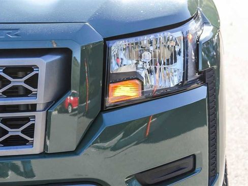 Used 2023 Nissan Frontier SV w/ Technology Package image 7