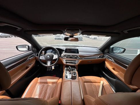 Used 2020 BMW 750i xDrive w/ Executive Package AWD/4WD image 6