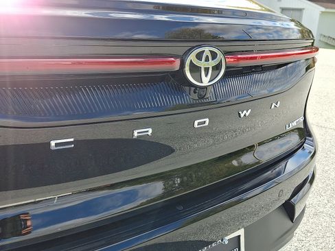 Certified 2025 Toyota Crown Limited w/ Advanced Technology Package image 30