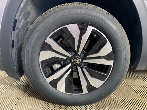 Used 2024 Volkswagen Atlas SE AWD/4WD image 37