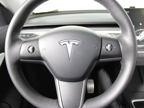 Used 2022 Tesla Model Y Performance image 5
