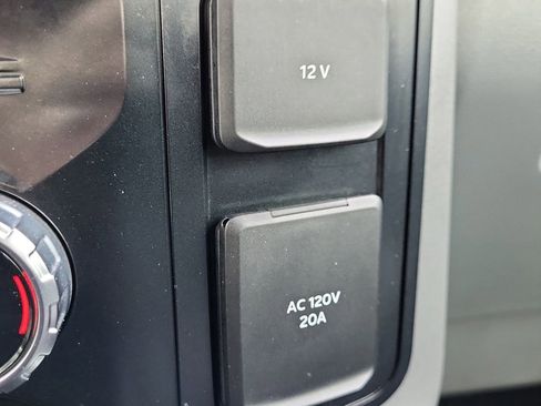 Used 2023 Ford F150 Lightning XLT AWD/4WD image 27