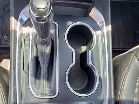 Used 2020 Chevrolet Traverse LT w/ LT Premium Package image 18