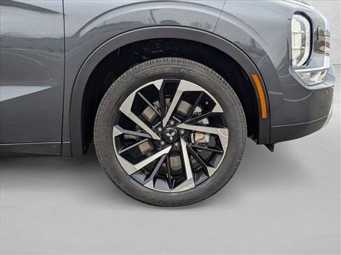 Used 2024 Mitsubishi Outlander SE AWD/4WD image 25