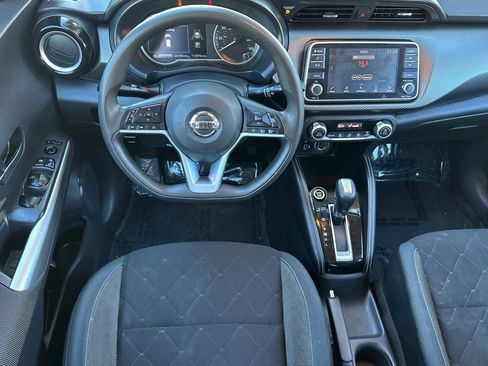 Used 2020 Nissan Kicks SV image 15