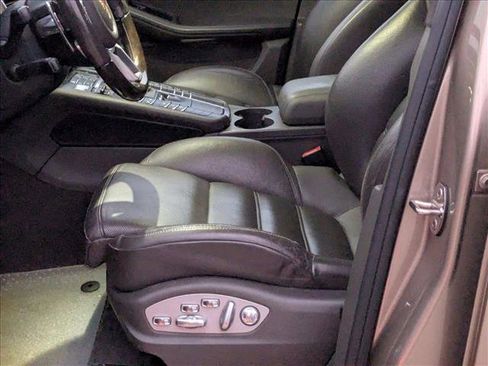 Used 2018 Porsche Macan Turbo image 16