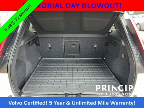 Certified 2023 Volvo XC40 B5 Plus w/ Protection Package Premier AWD/4WD image 15