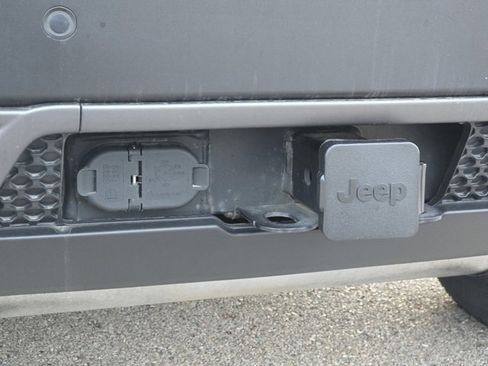 Used 2021 Jeep Cherokee Trailhawk w/ Trailer Tow Group image 16