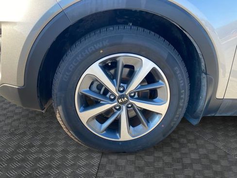 Used 2019 Kia Sorento EX image 34