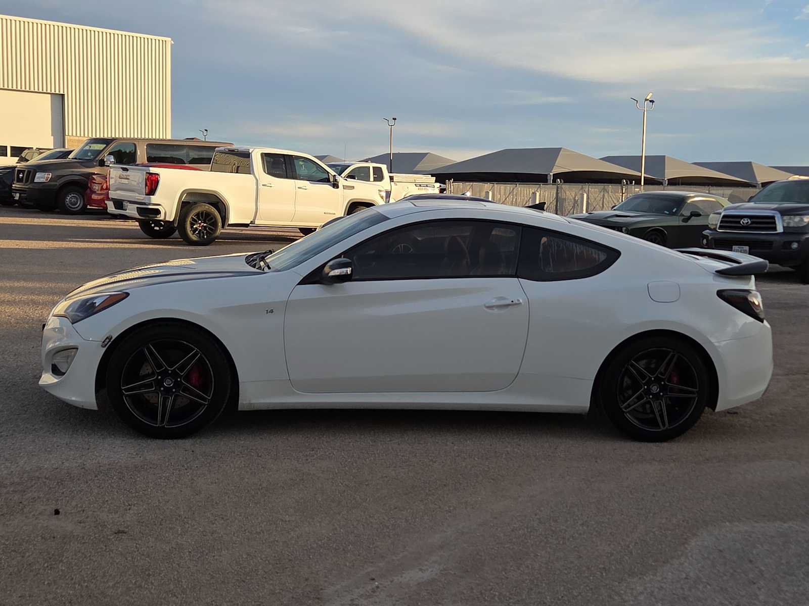 Used 2015 Hyundai Genesis 3.8 RWD image 5