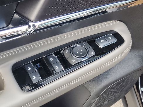 New 2026 Lincoln Corsair Premiere image 10