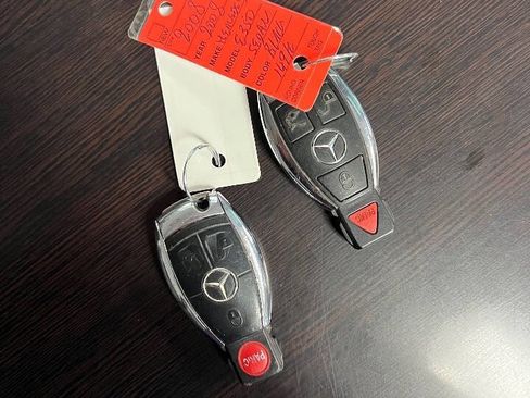 Used 2008 Mercedes-Benz E 350 4MATIC Sedan image 36