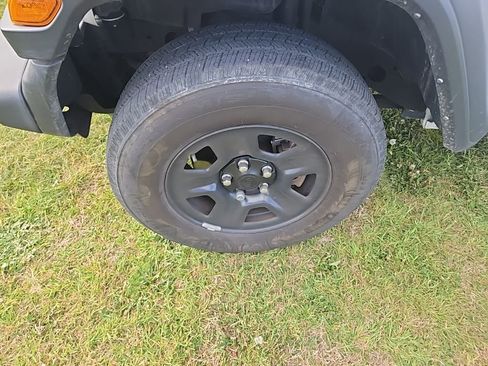 Used 2023 Jeep Wrangler Sport image 13