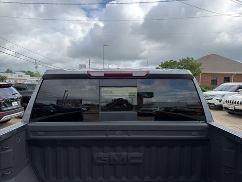 Used 2022 GMC Sierra 1500 SLT w/ SLT Premium Plus Package AWD/4WD image 14
