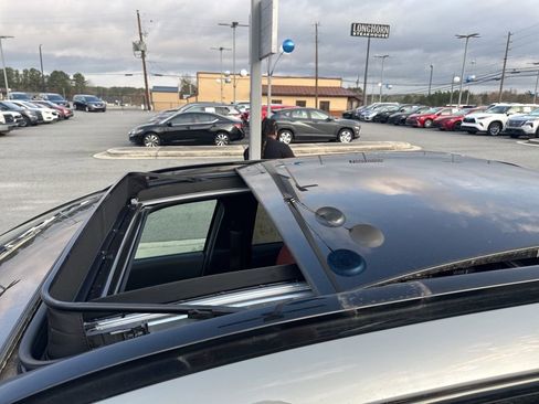 Used 2025 Kia Sportage SX image 21