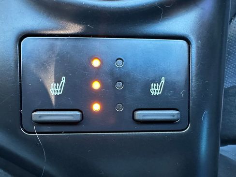 Used 2018 Toyota Camry XSE image 16