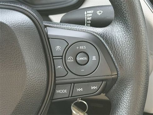 Used 2024 Toyota Corolla Cross L image 28