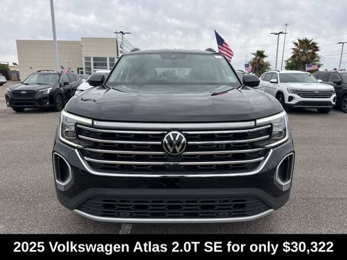 Used 2025 Volkswagen Atlas SE FWD image 2