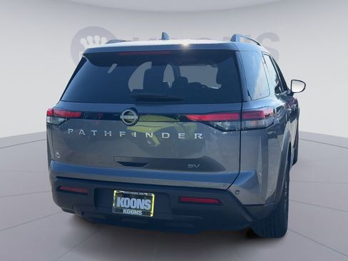 Used 2024 Nissan Pathfinder SV FWD image 11