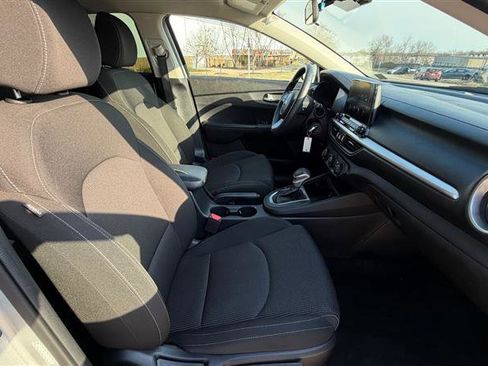 Used 2021 Kia Forte LXS image 19