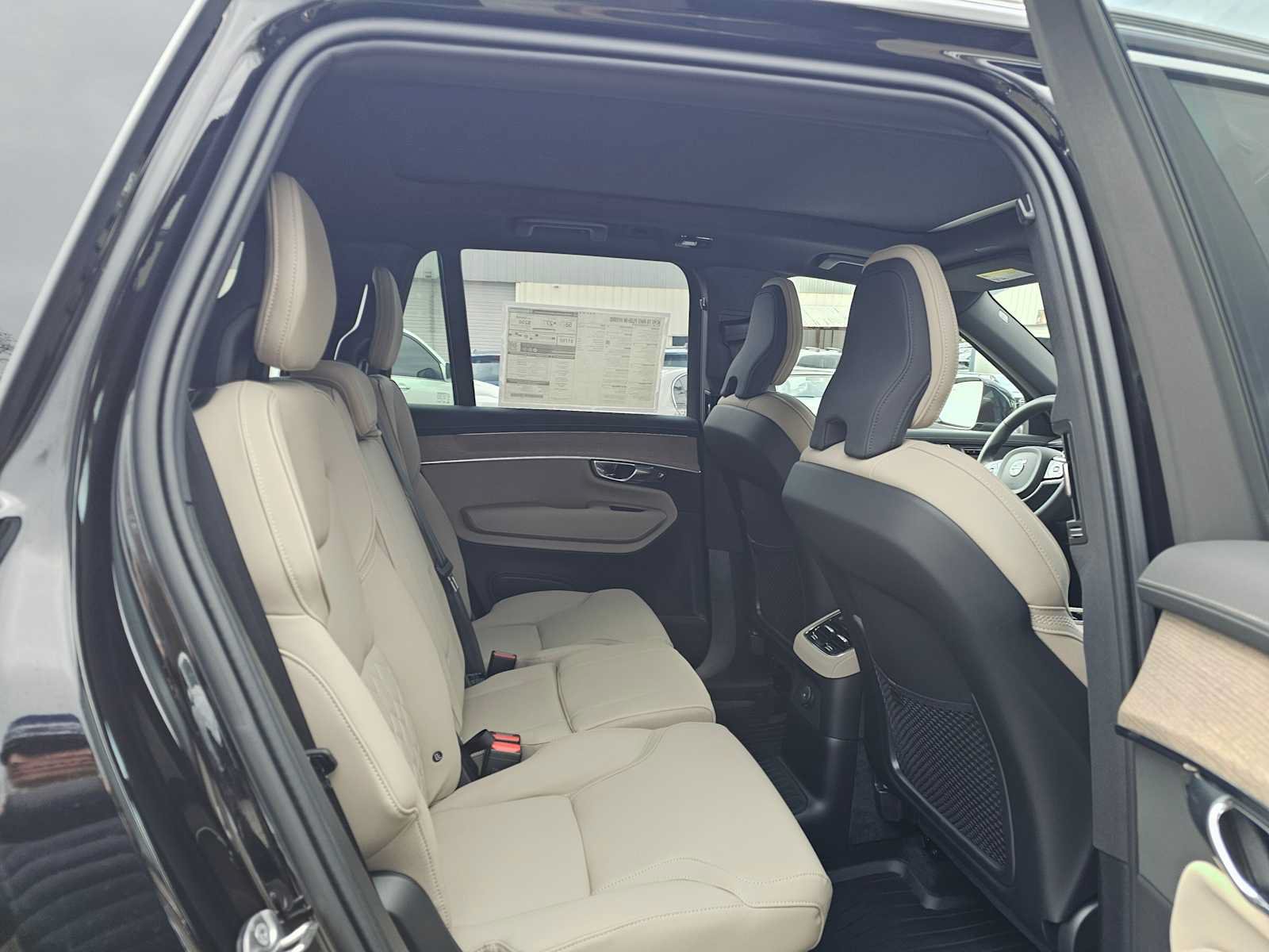 New 2026 Volvo XC90 T8 Plus w/ Protection Package AWD/4WD image 14