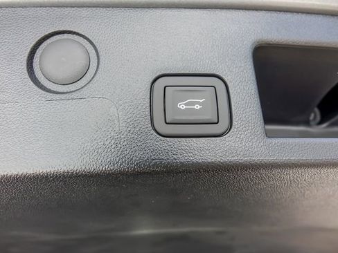 New 2026 Chevrolet Equinox RS w/ LPO, Floor Liner Package FWD image 9