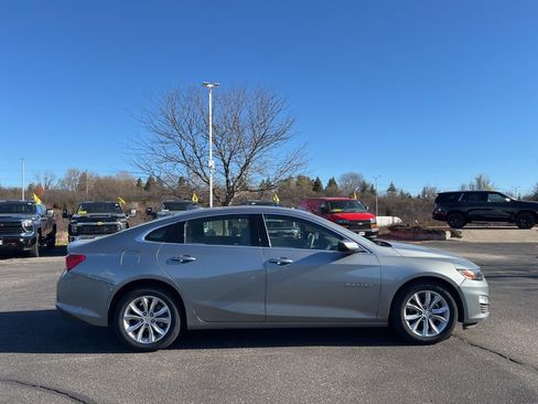 Used 2024 Chevrolet Malibu LT image 3
