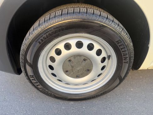 Used 2016 Mercedes-Benz Metris Cargo 3dr Mini Van image 21