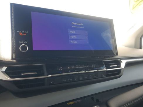 Used 2025 Toyota Sienna XLE image 26