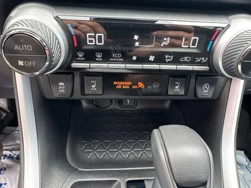 Used 2022 Toyota RAV4 XLE w/ Convenience Package AWD/4WD image 16