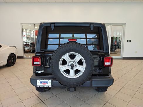 Used 2021 Jeep Wrangler Sport AWD/4WD image 4