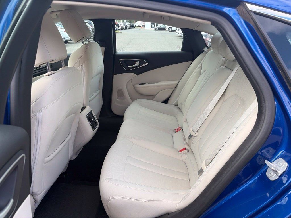 Used 2015 Chrysler 200 Limited w/ Convenience Group FWD image 5