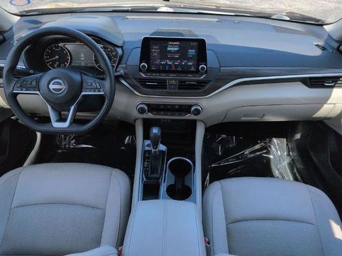 Certified 2023 Nissan Altima 2.5 SV FWD image 14