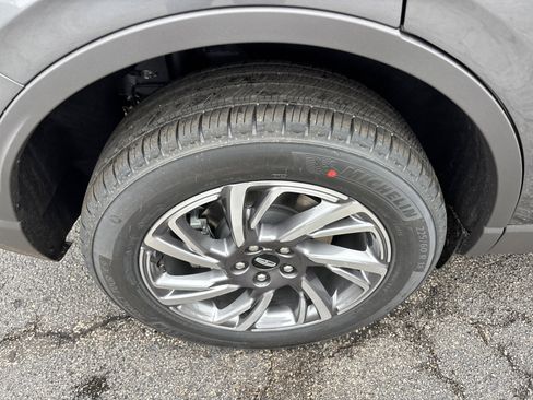 New 2026 Lincoln Corsair Premiere image 10