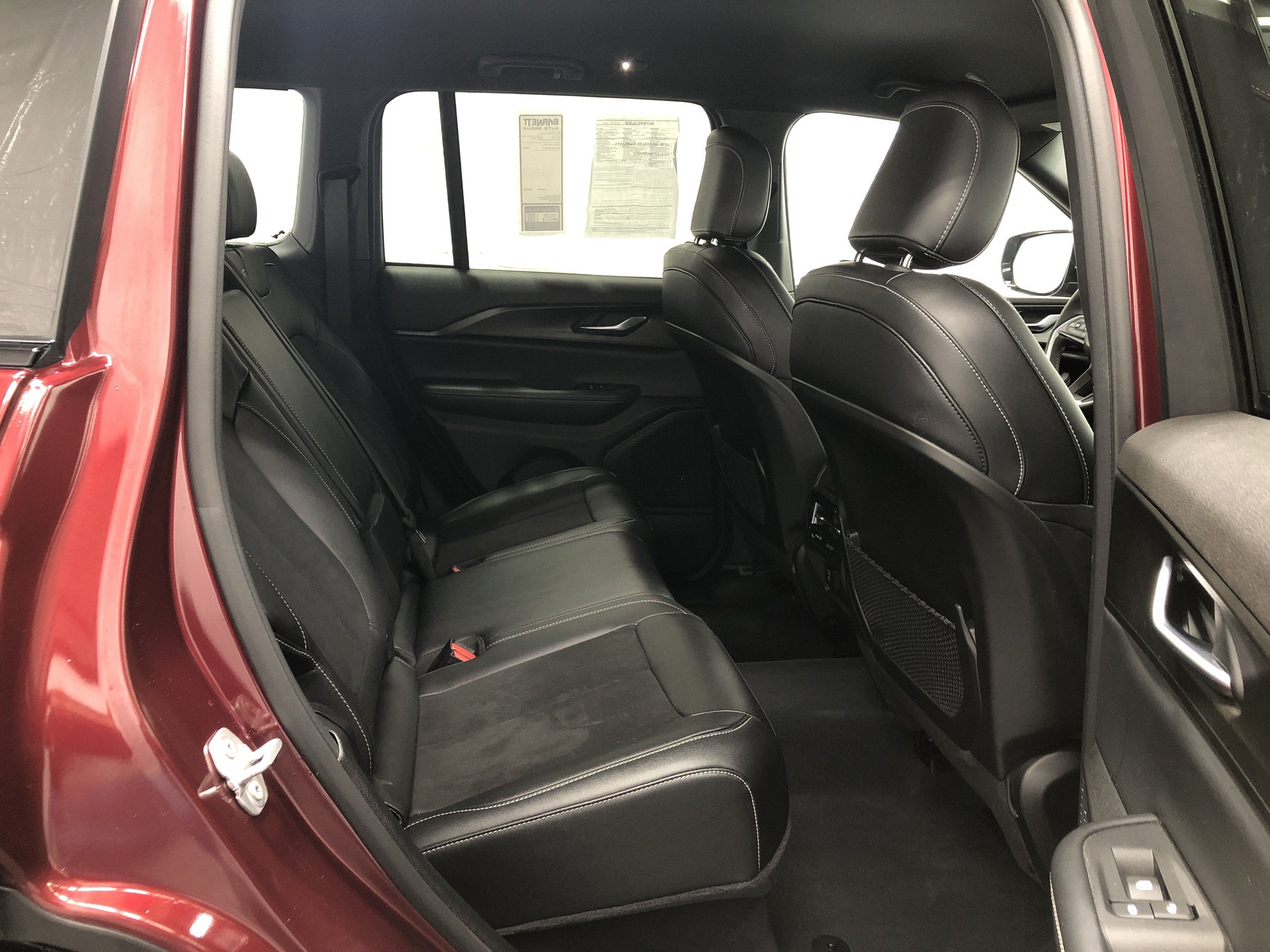 Used 2023 Jeep Grand Cherokee Altitude AWD/4WD image 11