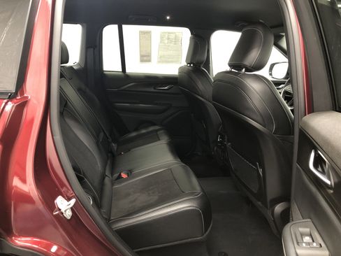 Certified 2023 Jeep Grand Cherokee Altitude image 11